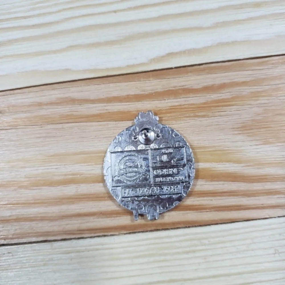 Disney King of Hearts Pin Alice in Wonderland Cute Chibi Style Enamel